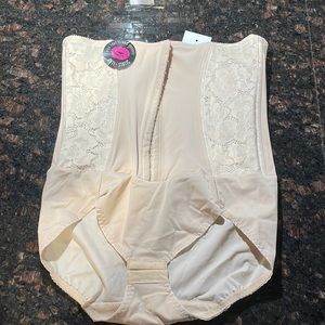 Maidenform Waistnipping Brief Large Shape wear